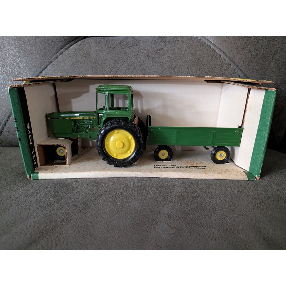 Vintage Ertl John Deere Tractor with Wagon 1/32 Die Cast Blueprint Replica #70